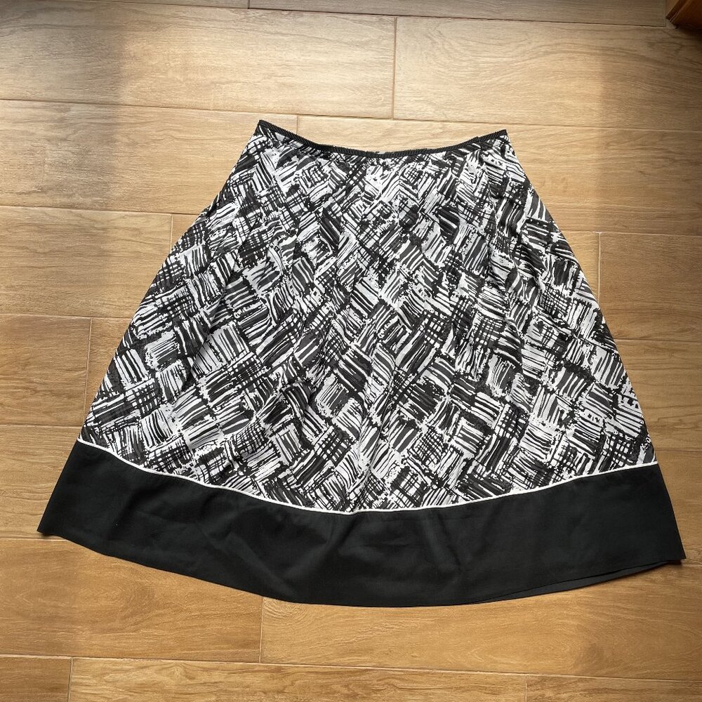 Talbots Black and White Pleated Silk Skirt, size 4